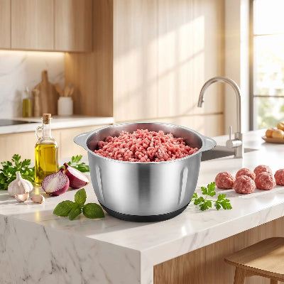 Hachoir a viande electrique plein de viande