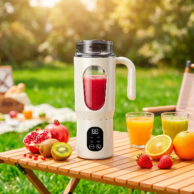 mixeur portable sur table du jardin